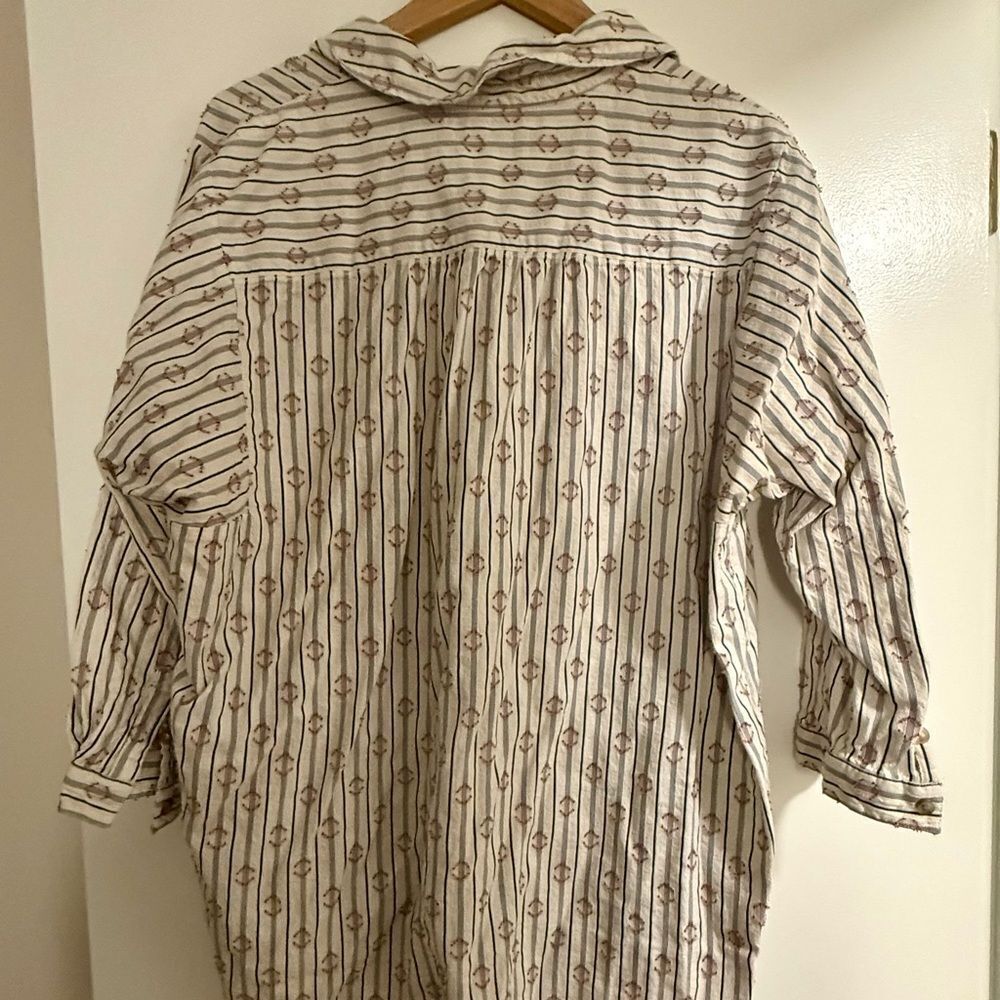 Zara White and Blue Striped Button Down Shirt - Picture 4 of 4